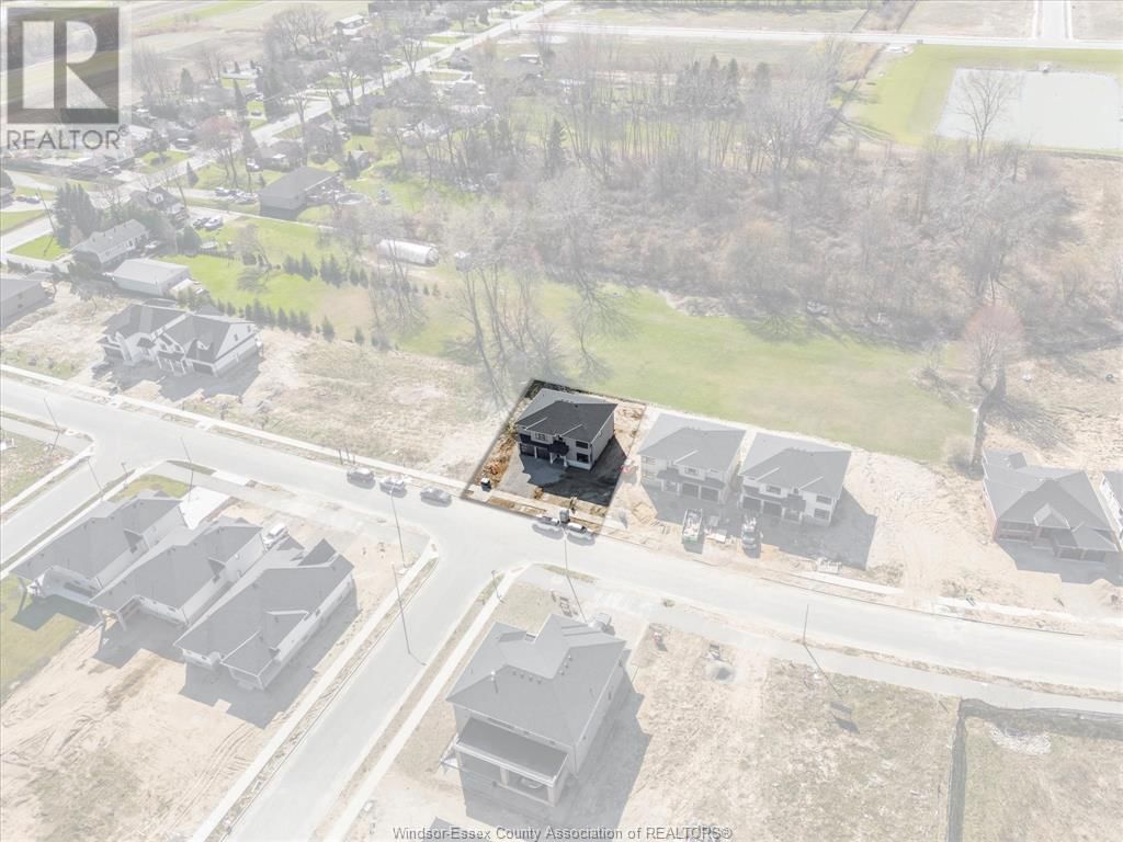 2556 MAYFAIR Image 50