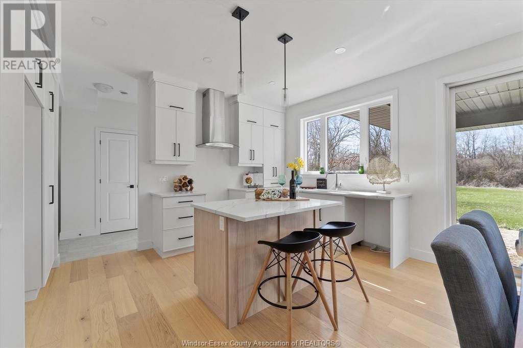 2556 MAYFAIR Image 6