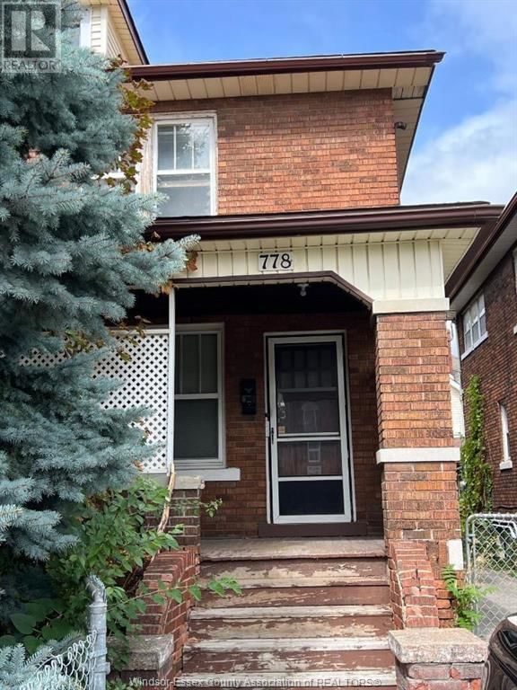 770-778 GILES BOULEVARD EAST Image 2