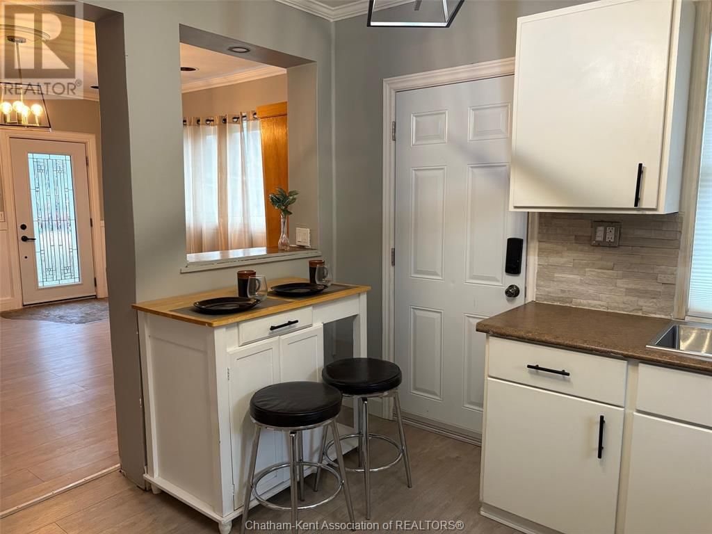 87 JEFFREY STREET Image 12