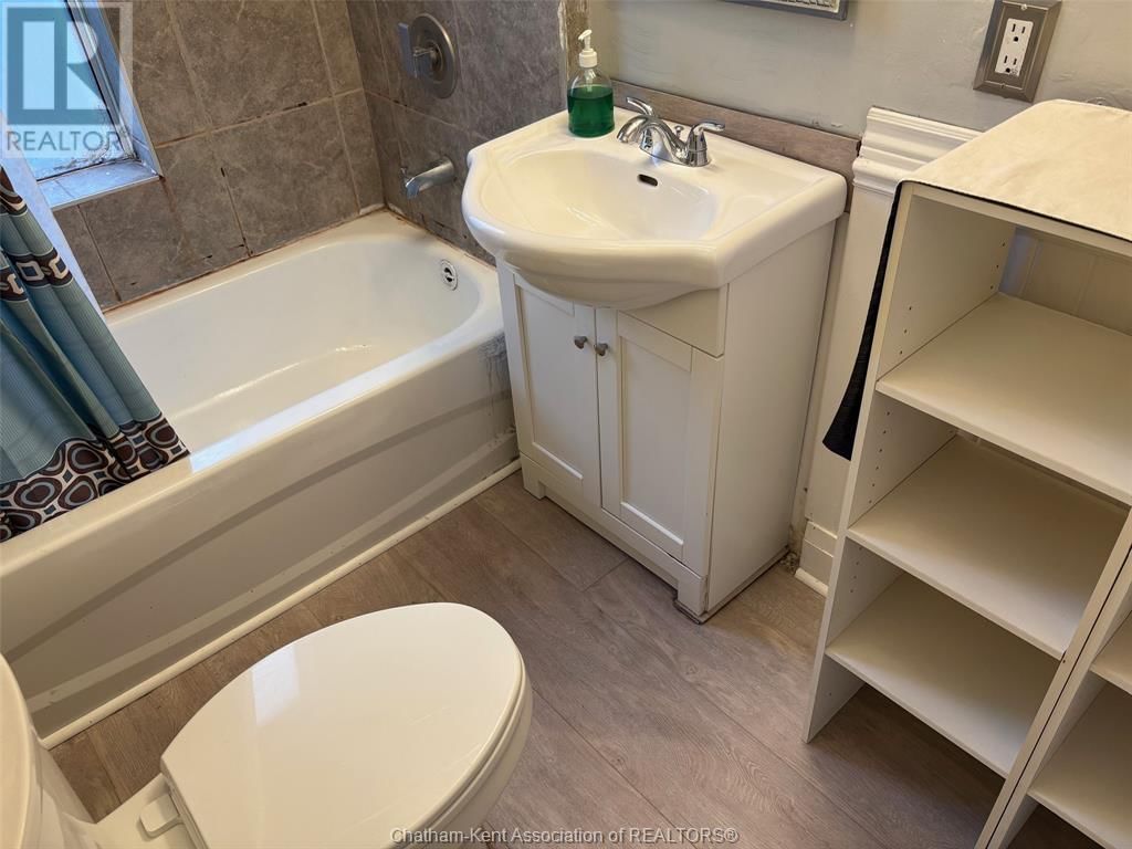 87 JEFFREY STREET Image 24