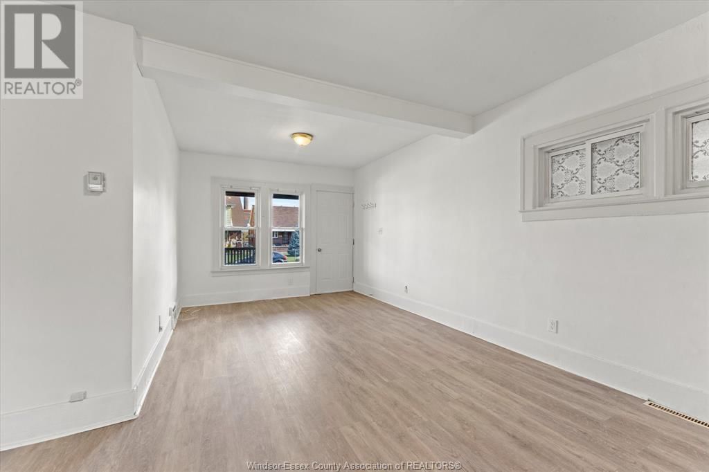 1143-1145 MARENTETTE AVENUE Image 13