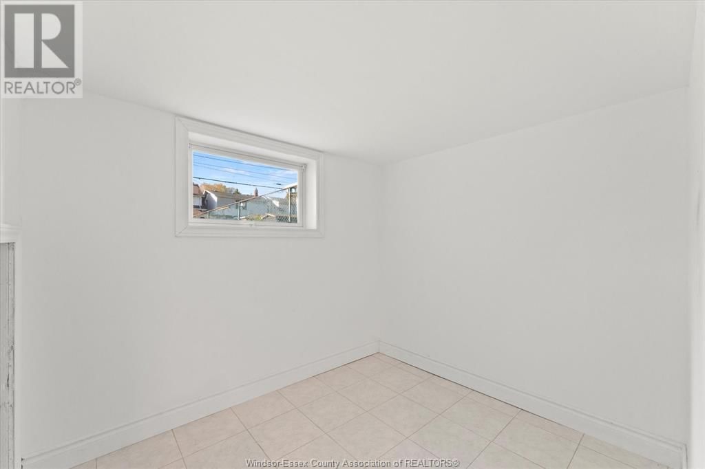 1143-1145 MARENTETTE AVENUE Image 16