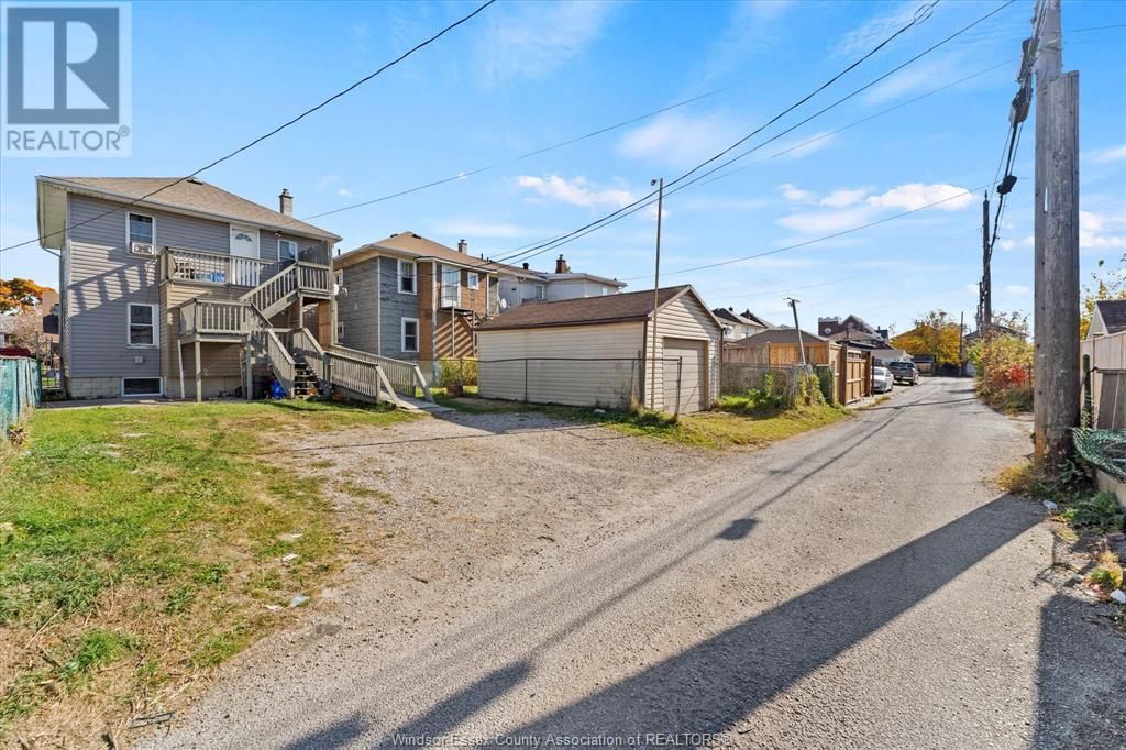 1143-1145 MARENTETTE AVENUE Image 32