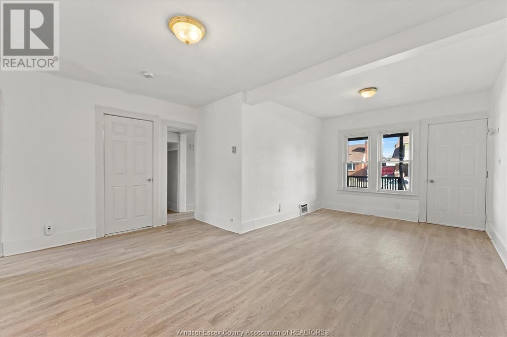 1143-1145 MARENTETTE AVENUE Image 5