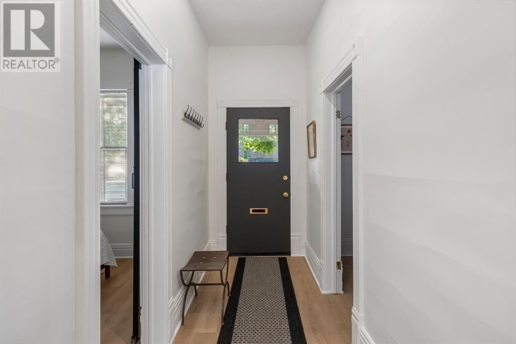 119 CHRISTINA STREET SOUTH Image 21