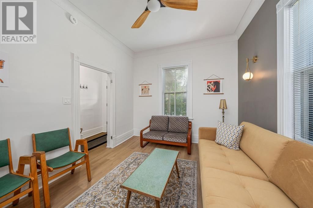 119 CHRISTINA STREET SOUTH Image 22