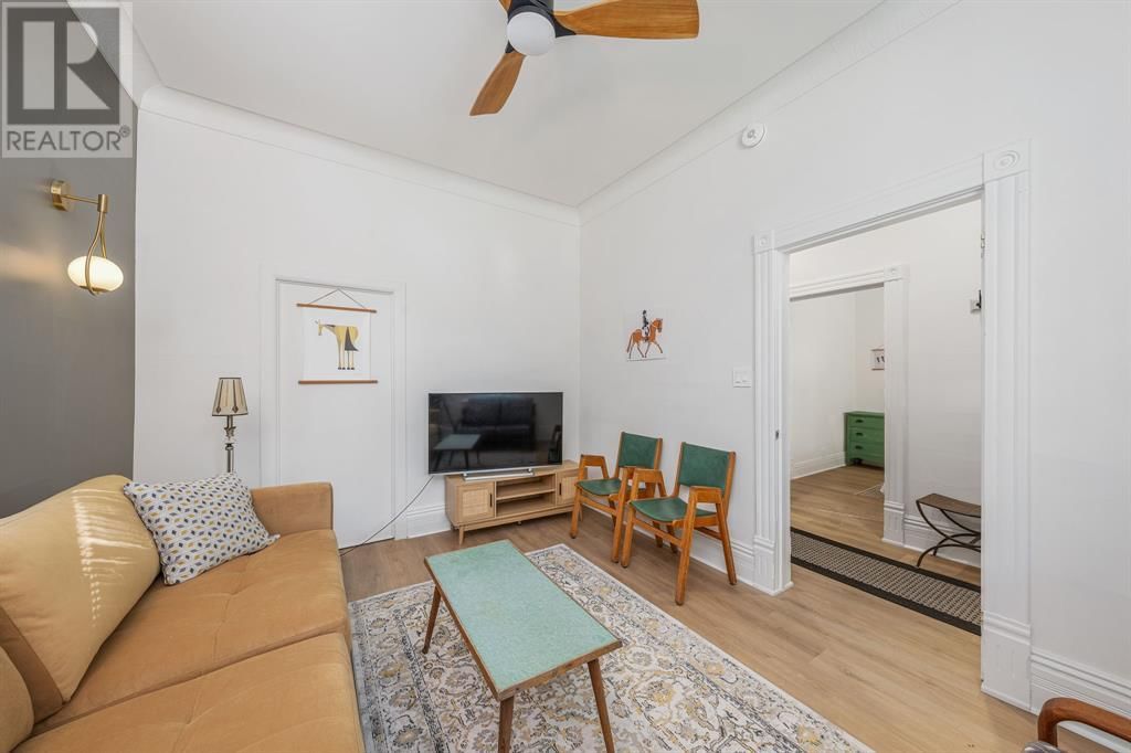 119 CHRISTINA STREET SOUTH Image 23