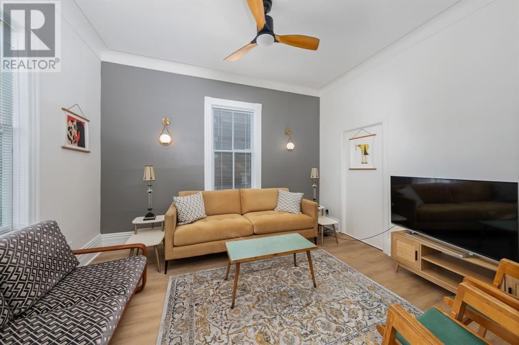119 CHRISTINA STREET SOUTH Image 3