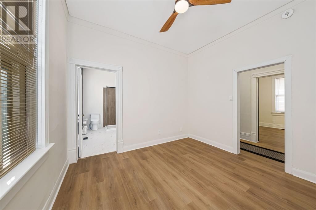 119 CHRISTINA STREET SOUTH Image 31