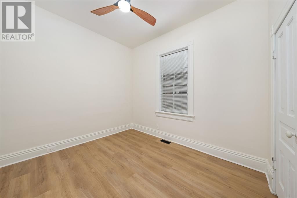 119 CHRISTINA STREET SOUTH Image 34