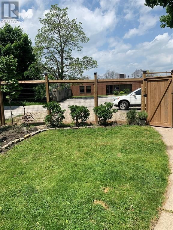 119 CHRISTINA STREET SOUTH Image 43