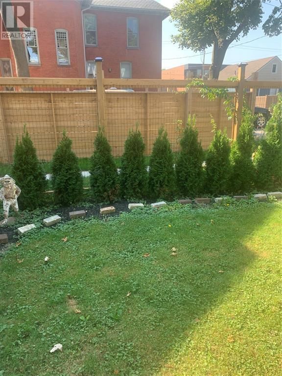 119 CHRISTINA STREET SOUTH Image 46