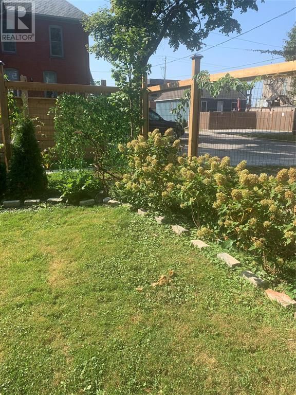 119 CHRISTINA STREET SOUTH Image 47