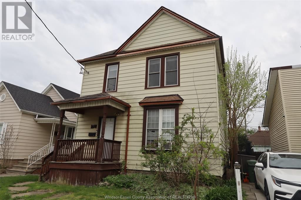 817 CHATHAM STREET EAST Image 1