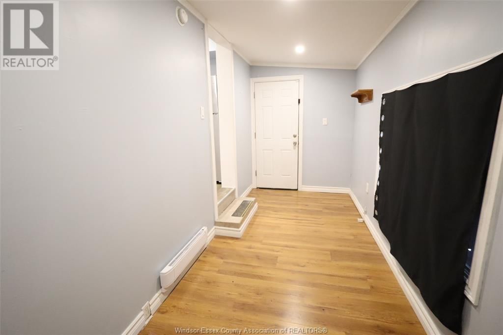 817 CHATHAM STREET EAST Image 16
