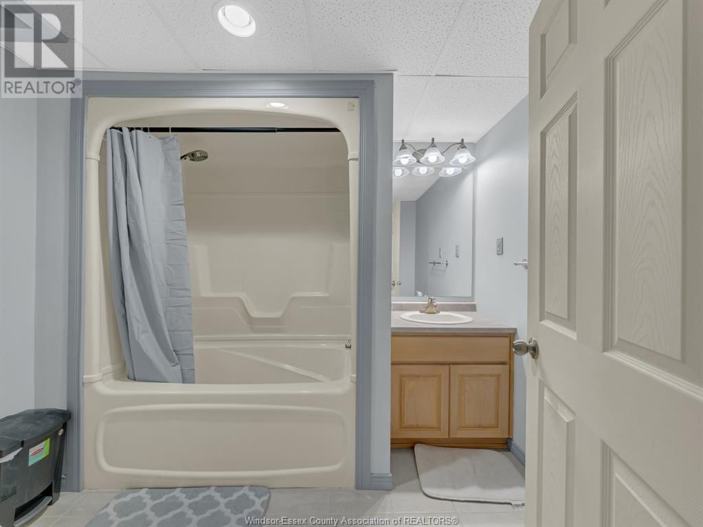 12751 ST. THOMAS STREET Image 38