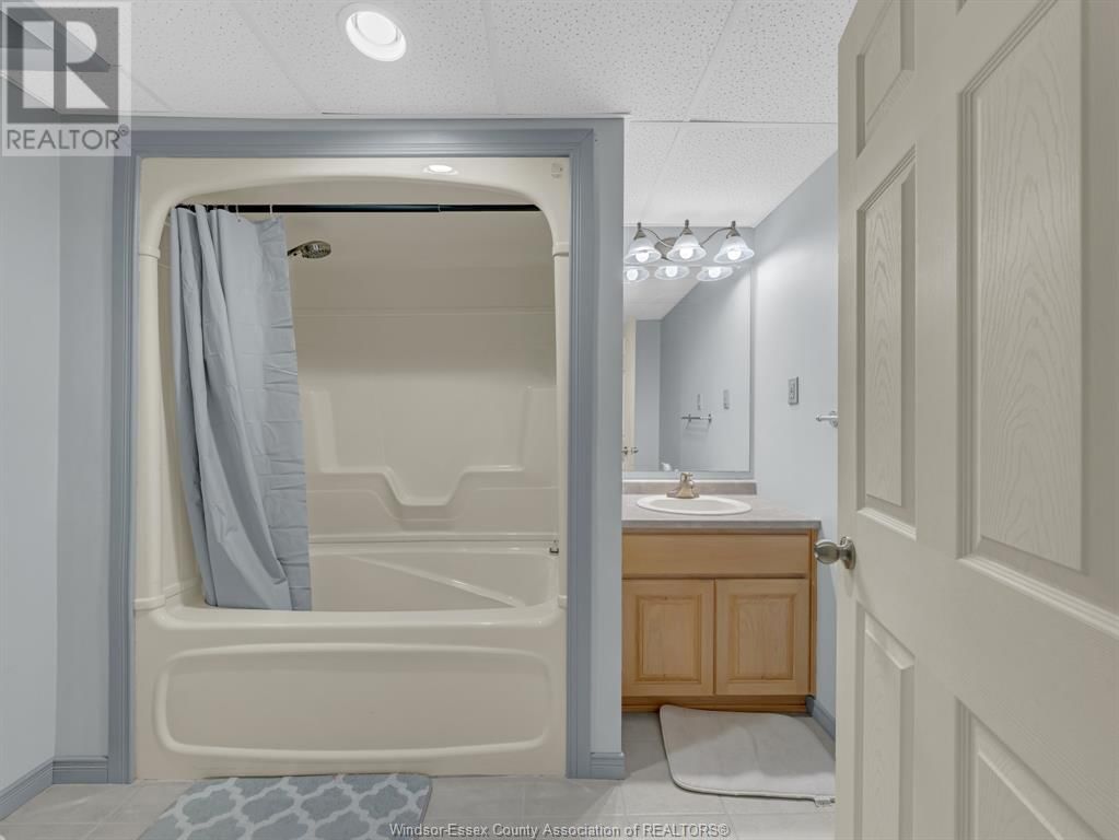 12751 ST. THOMAS STREET Image 39