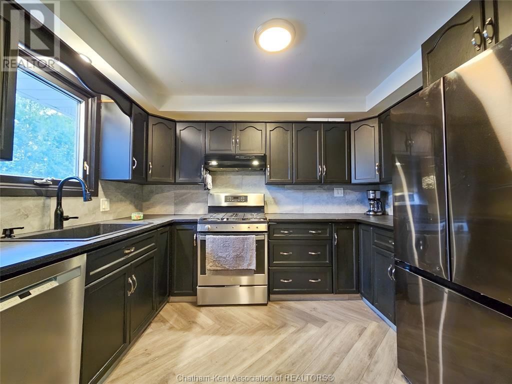 74 CHESTNUT DRIVE Image 10