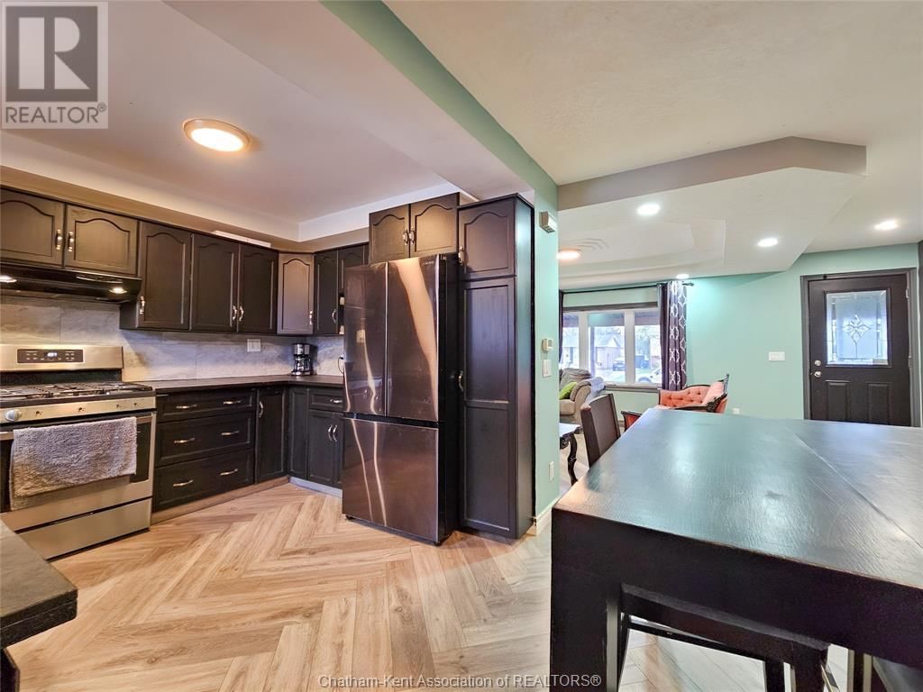 74 CHESTNUT DRIVE Image 11