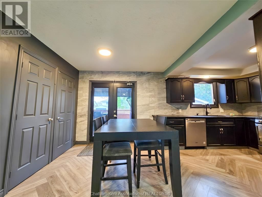 74 CHESTNUT DRIVE Image 12