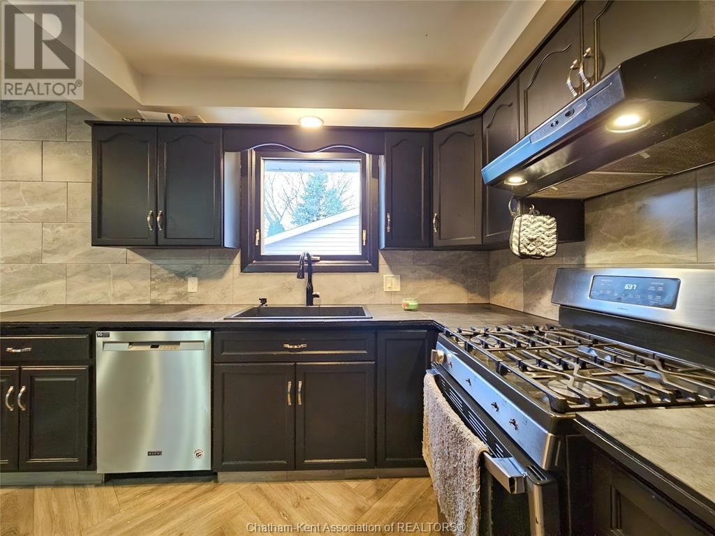 74 CHESTNUT DRIVE Image 14