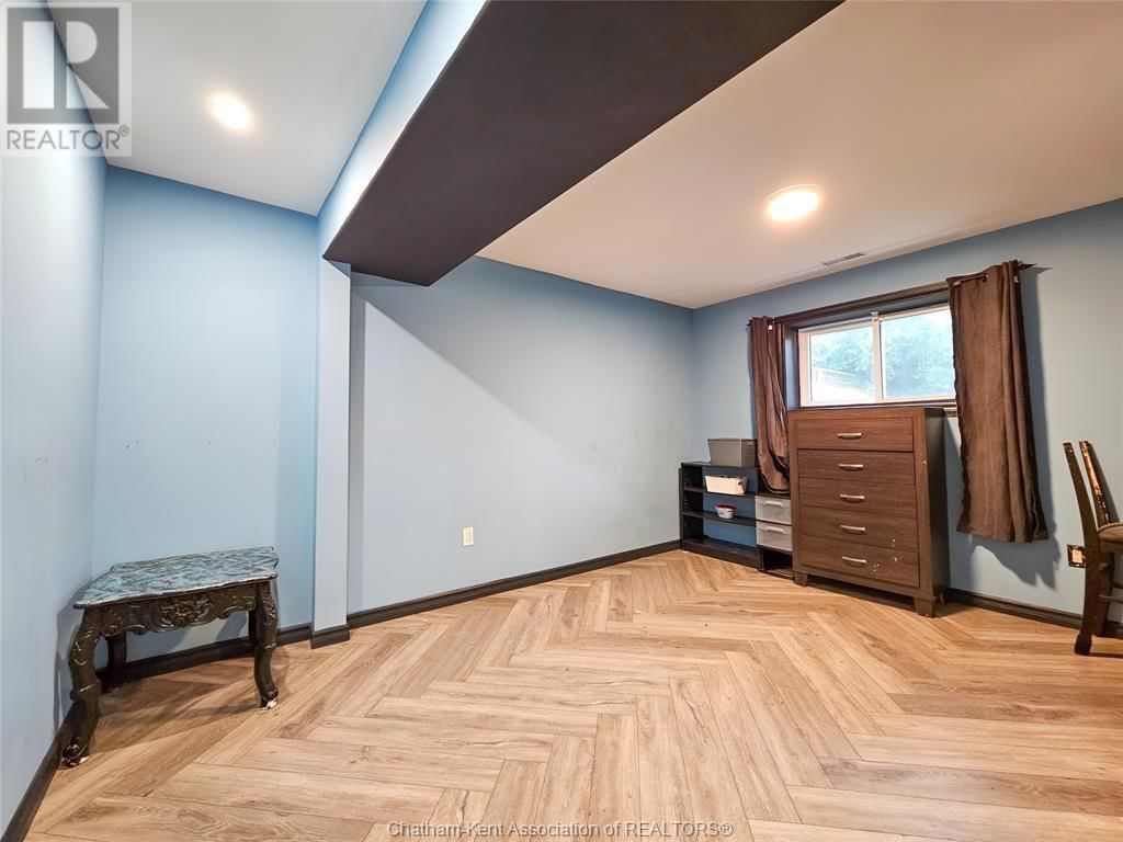 74 CHESTNUT DRIVE Image 29