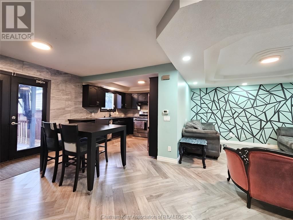 74 CHESTNUT DRIVE Image 3