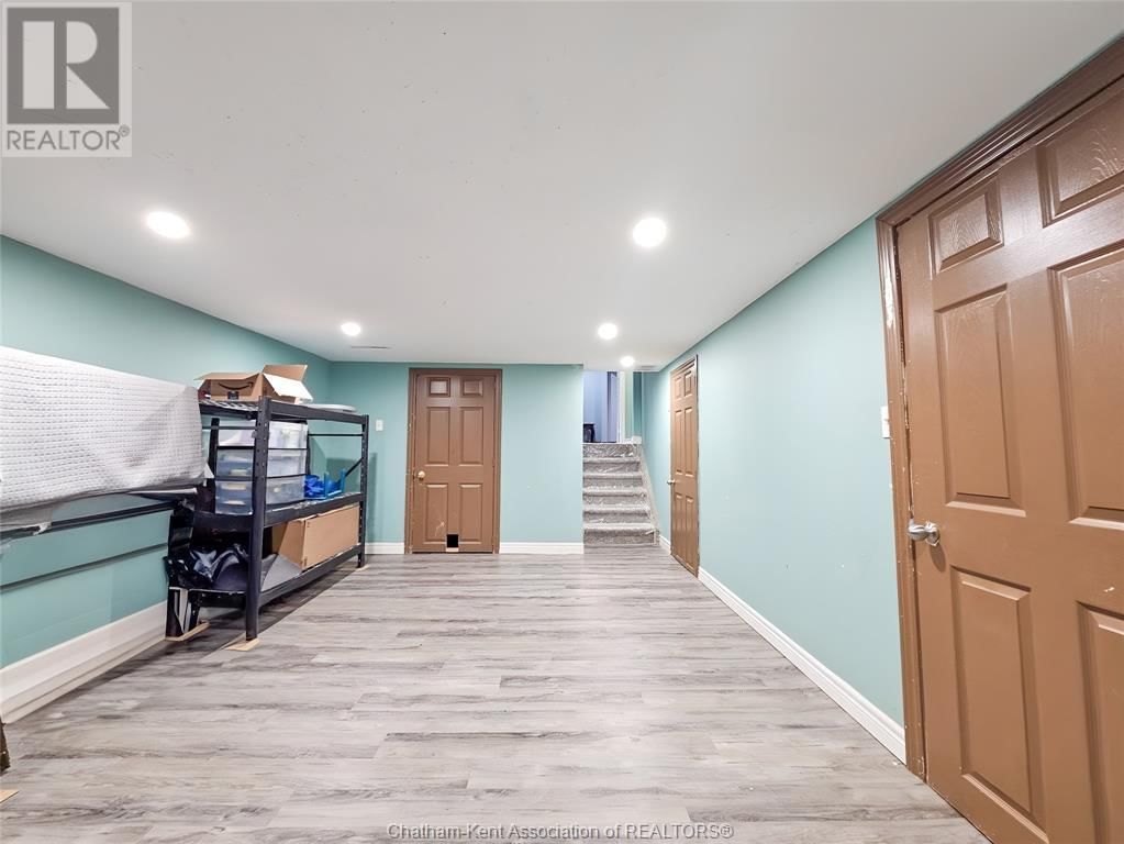 74 CHESTNUT DRIVE Image 37
