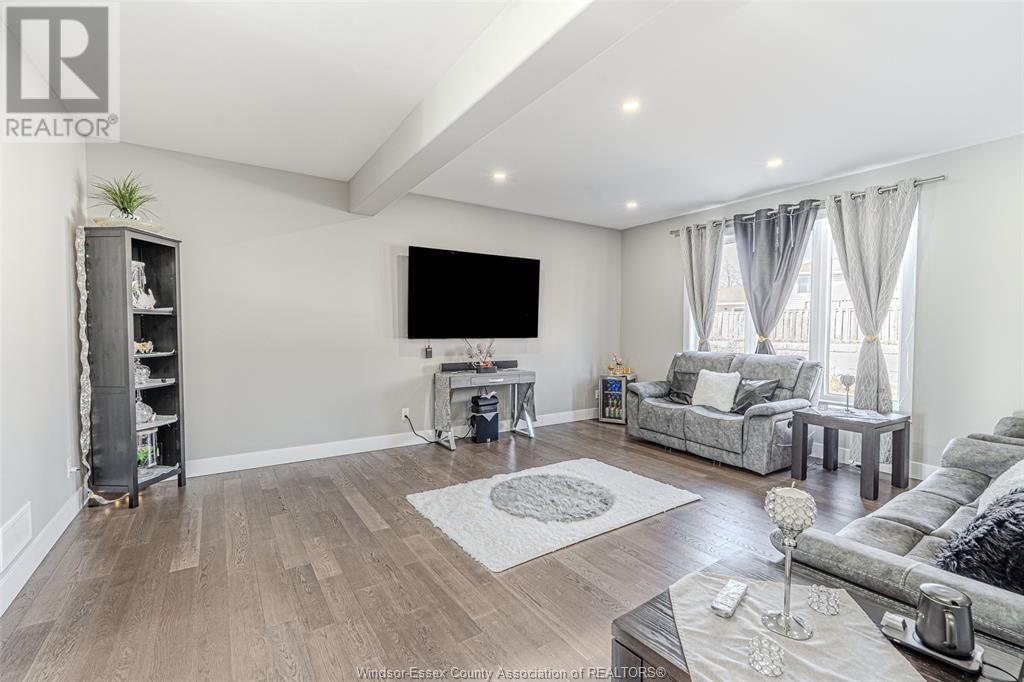 133 CHURCHILL PARK Image 10