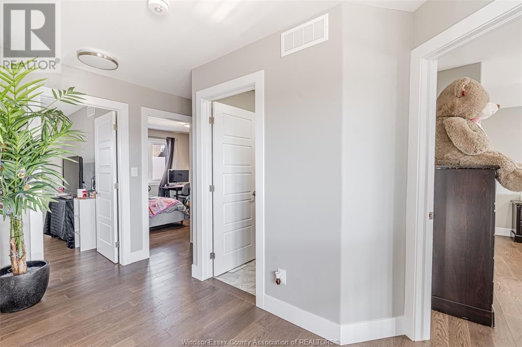 133 CHURCHILL PARK Image 18