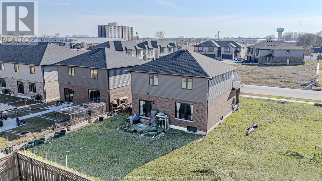 133 CHURCHILL PARK Image 32