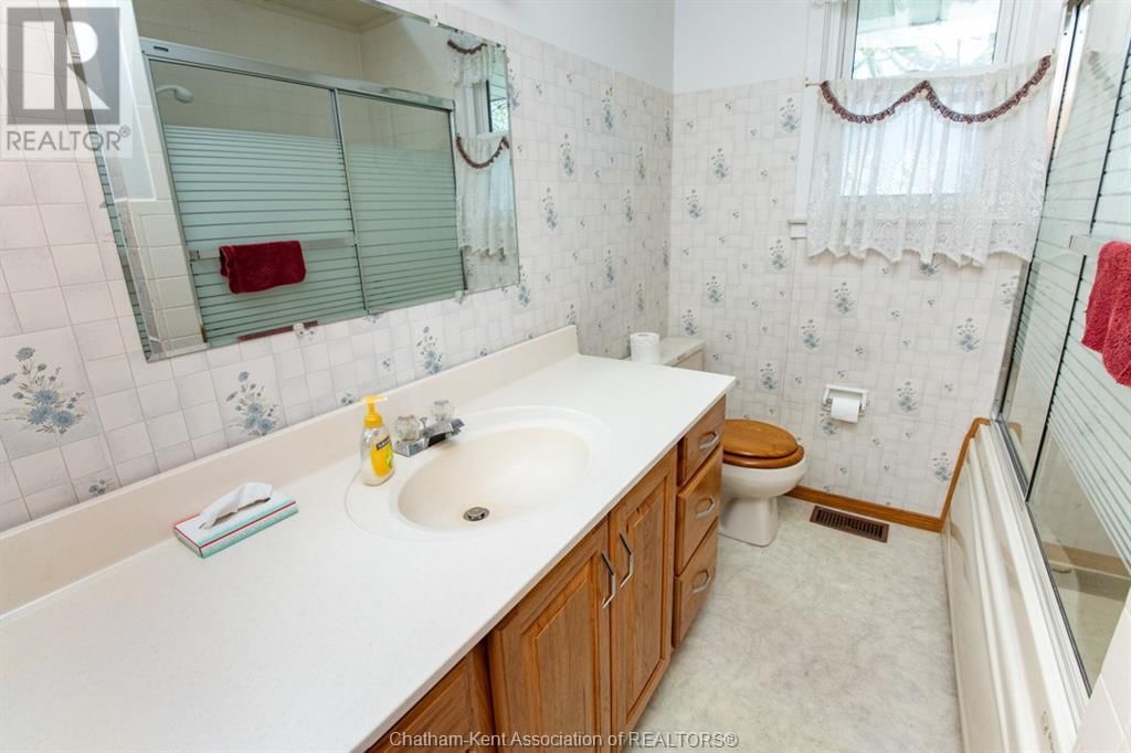 12 FREDA STREET Image 21