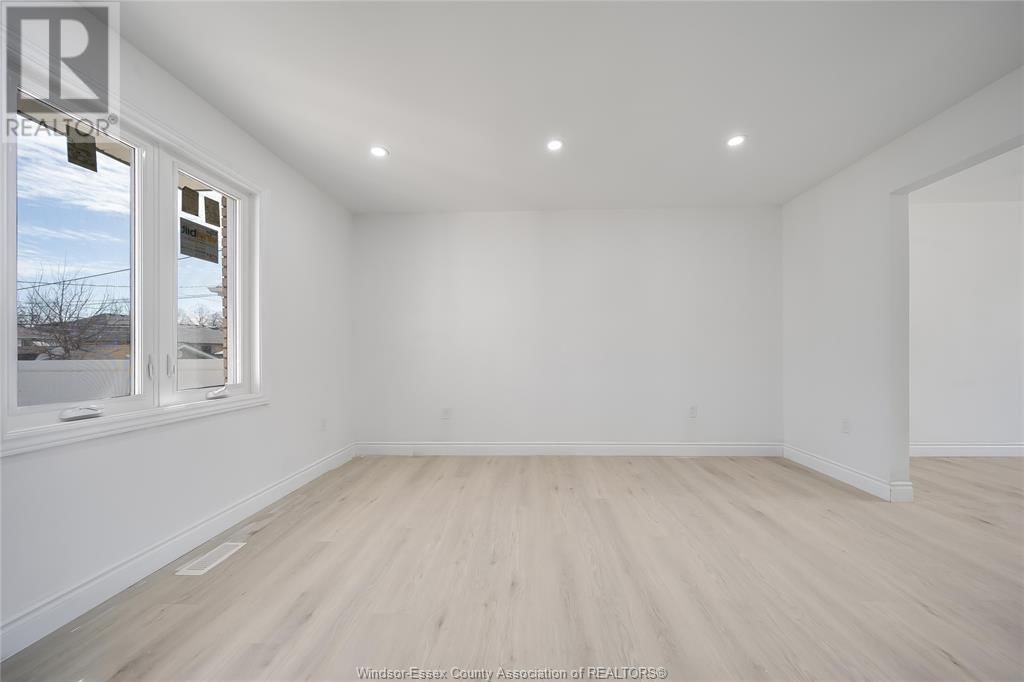 3130 CLEMENCEAU BOULEVARD Image 14