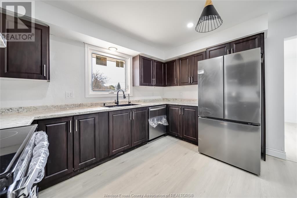 3130 CLEMENCEAU BOULEVARD Image 17