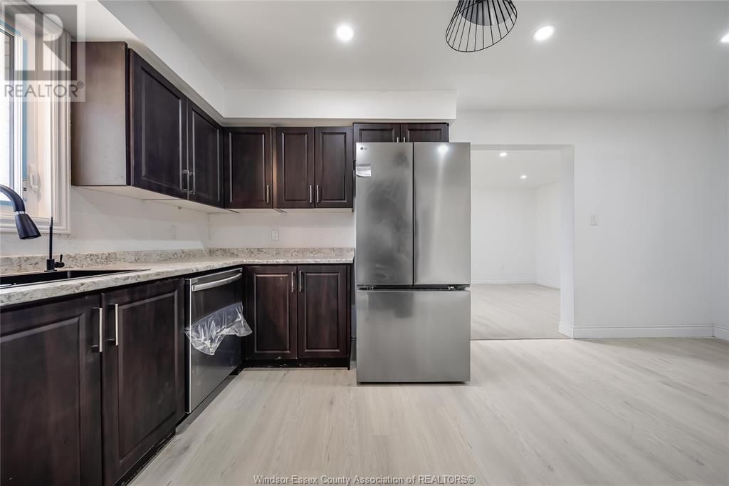 3130 CLEMENCEAU BOULEVARD Image 19