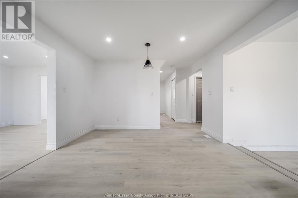 3130 CLEMENCEAU BOULEVARD Image 20