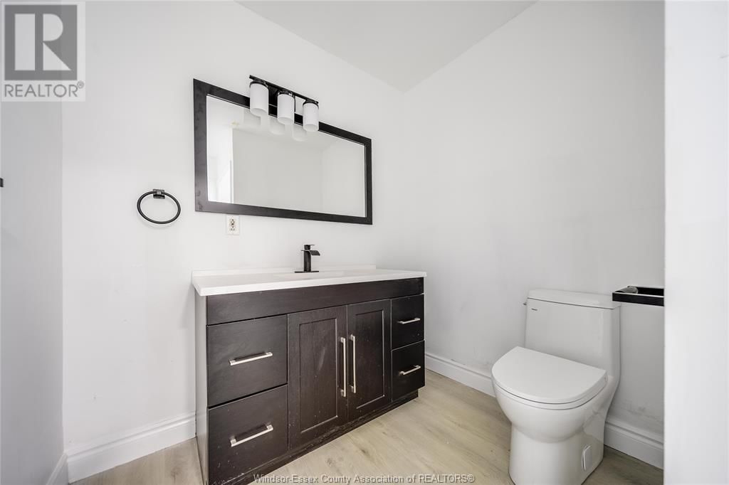3130 CLEMENCEAU BOULEVARD Image 24