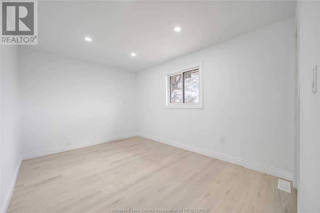 3130 CLEMENCEAU BOULEVARD Image 34