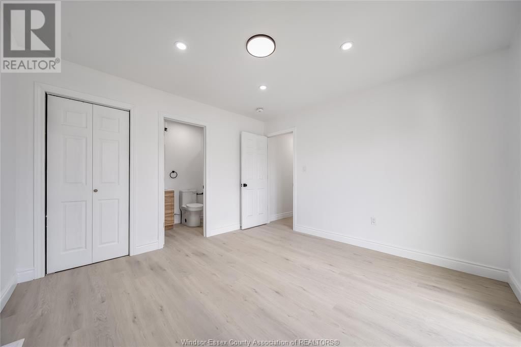3130 CLEMENCEAU BOULEVARD Image 38