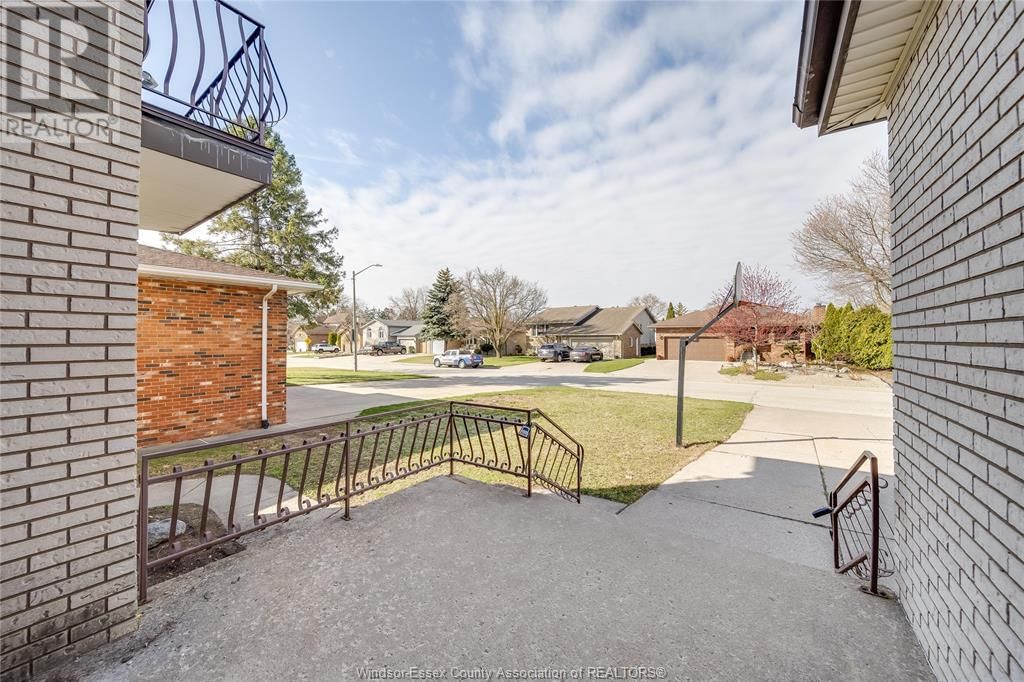 3130 CLEMENCEAU BOULEVARD Image 5
