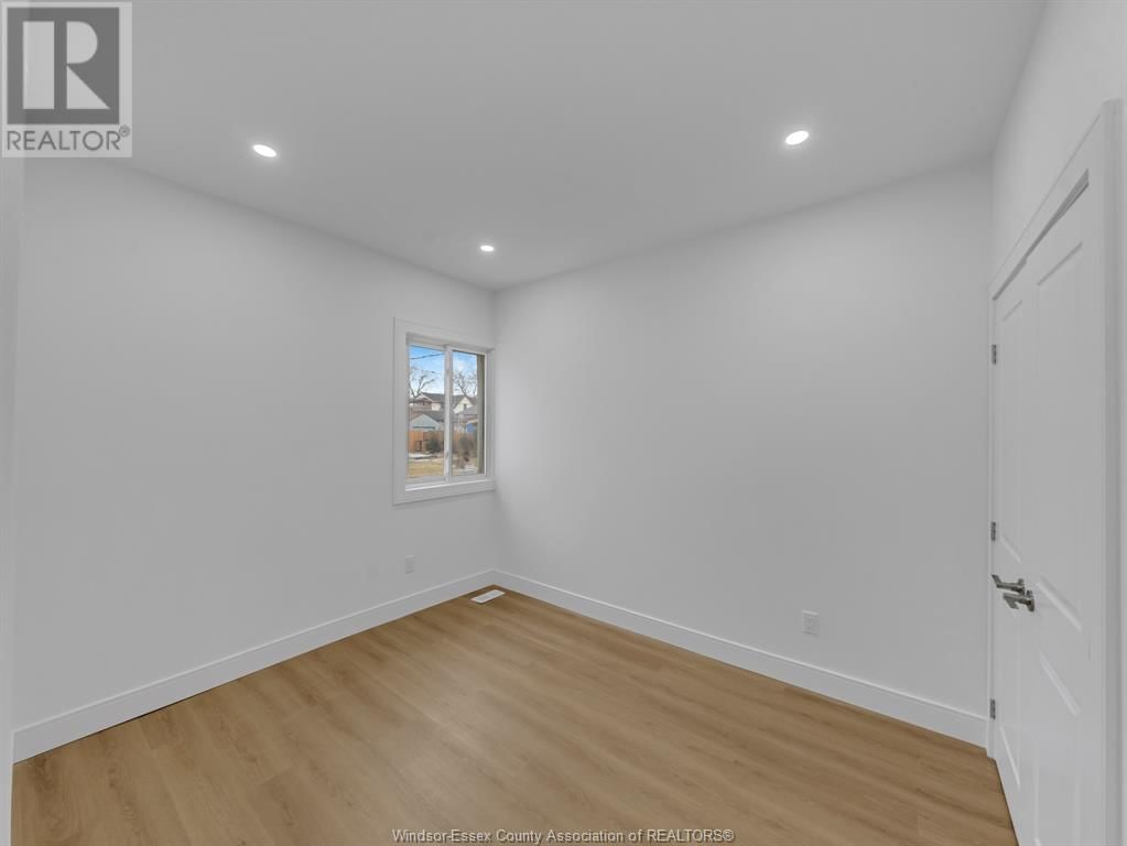1 - 847 CHATHAM STREET Image 12