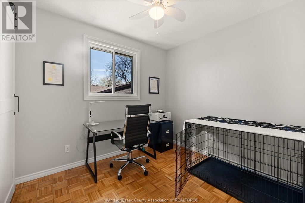 425 CHAMPLAIN COURT Image 16