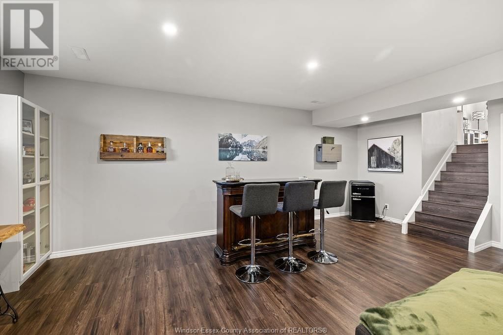 425 CHAMPLAIN COURT Image 19