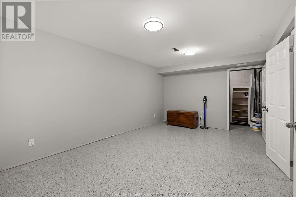 425 CHAMPLAIN COURT Image 21