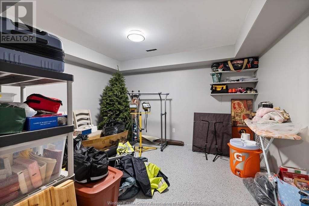 425 CHAMPLAIN COURT Image 22