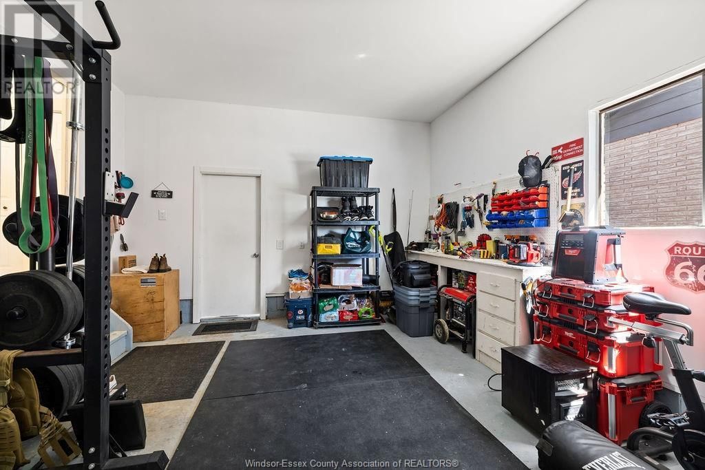 425 CHAMPLAIN COURT Image 24