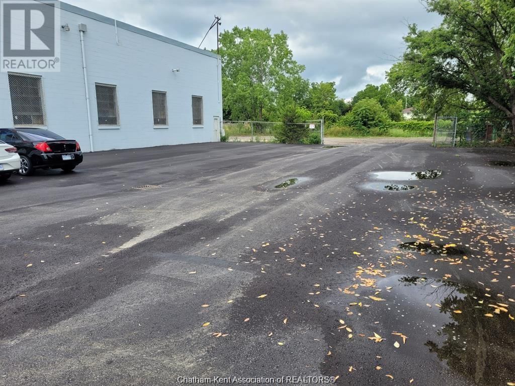 rear - 281 GRAND AVENUE EAST Image 9