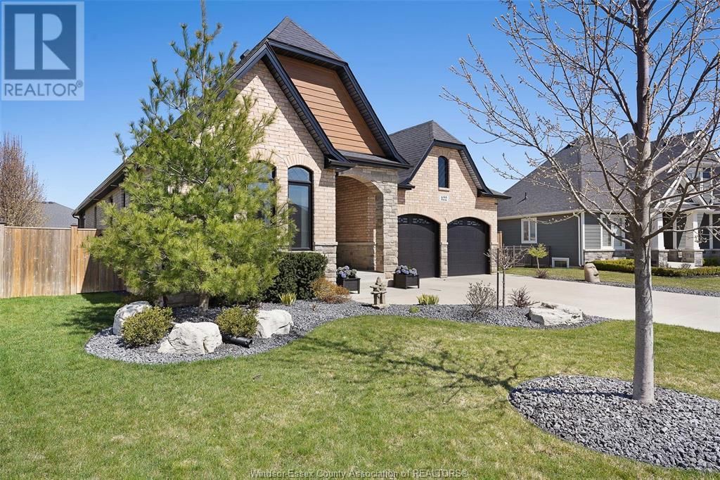 122 BLUE JAY CRESCENT Image 2