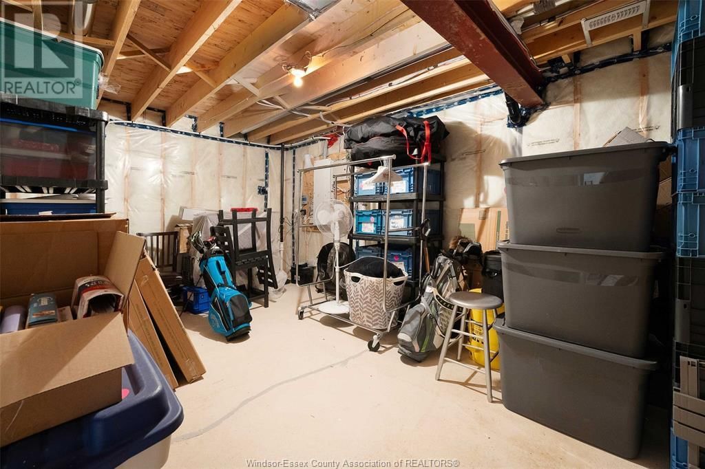 122 BLUE JAY CRESCENT Image 38